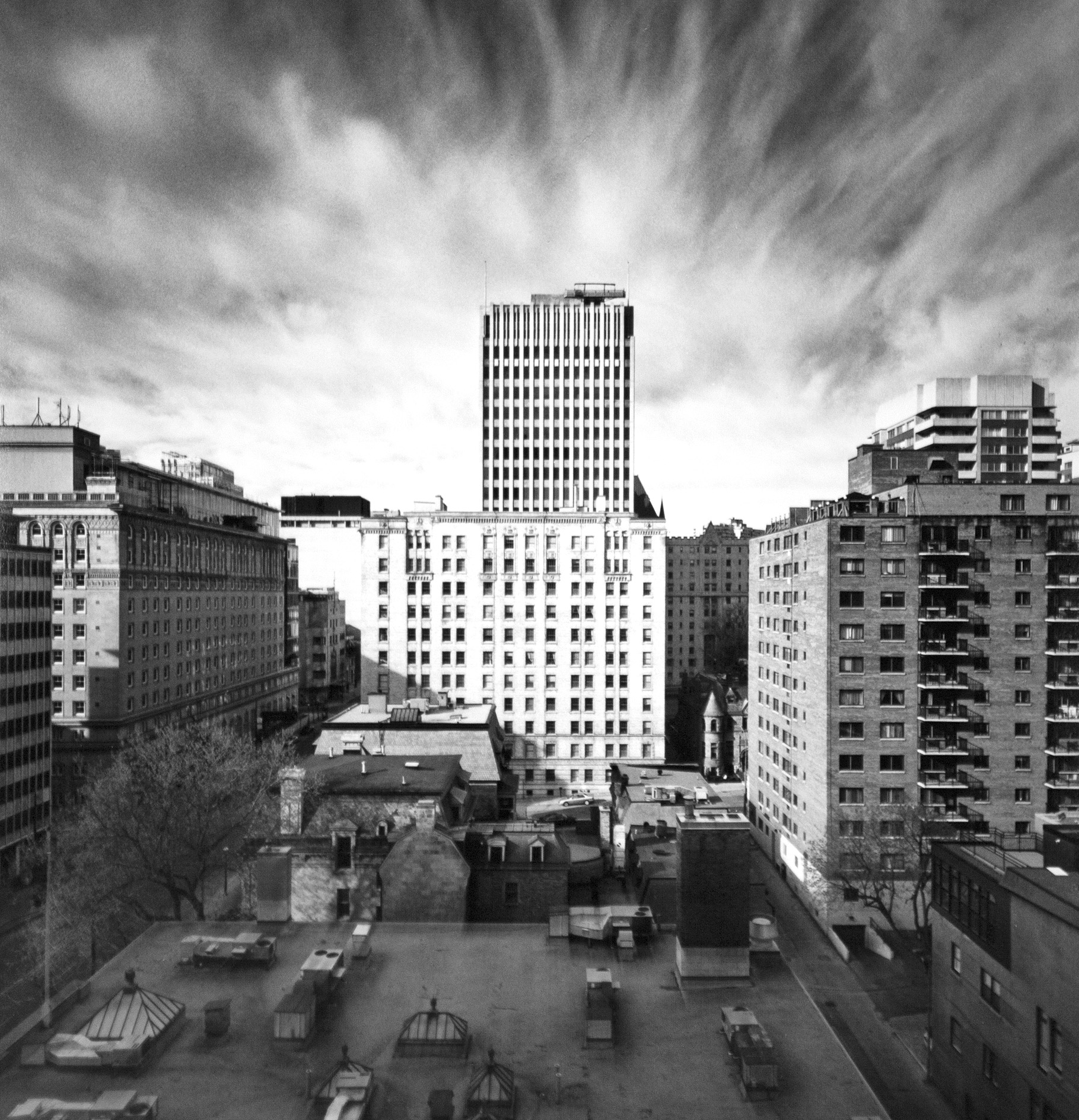 Montreal, Standard Life Building. (Mimmo Jodice)