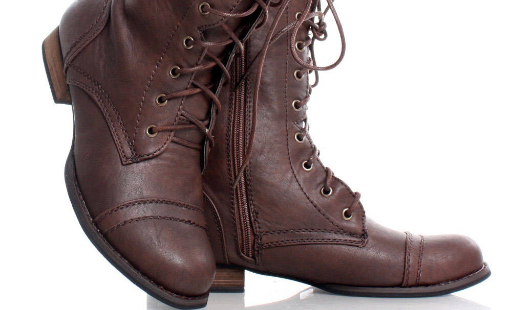 Military style ankle boots. (dwdshows.com)