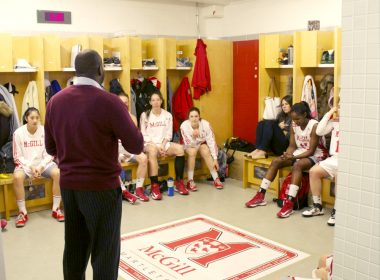 Coach Thorne addresses his team before big game against Laval. (Remi Lu / McGill Tribune)