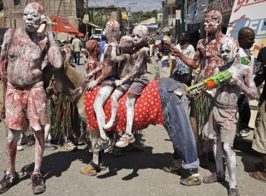 Benoit Aquin—Carnaval VIII (Jacmel, Haiti, 2011). (Courtesy of McCord Museum)